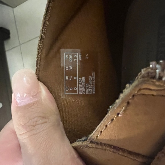 Clarks Collection Womens 7.5 Distressed Leather Ankle Bootie Boot Tan Brown - Picture 6 of 6